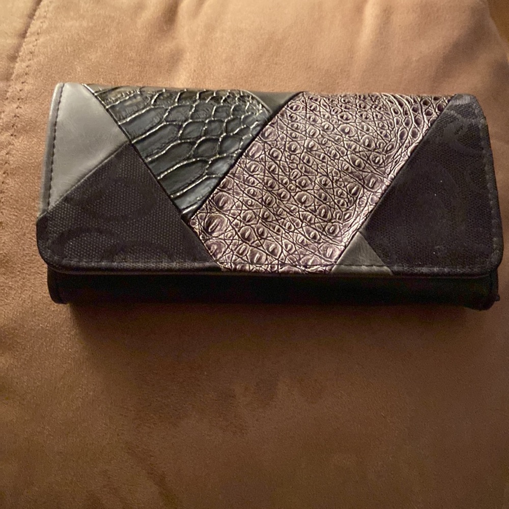 The Stone Tri-Fold Organizer Wallet